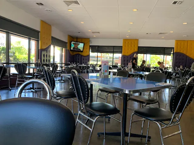 Lazy Moe's OAKLEIGH