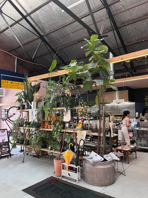 Le Bajo Milkbar