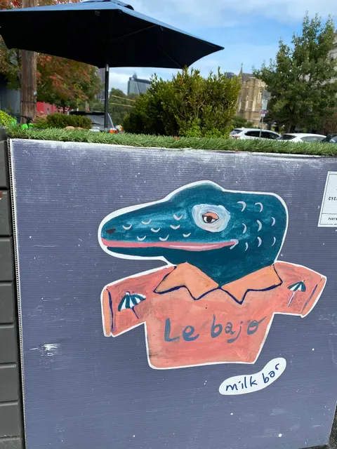 Le Bajo Milkbar