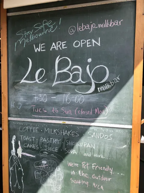 Le Bajo Milkbar