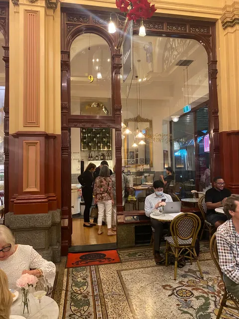 Le Petit Chateau Restaurant