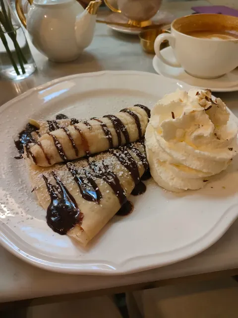 Le Petit Chateau Restaurant