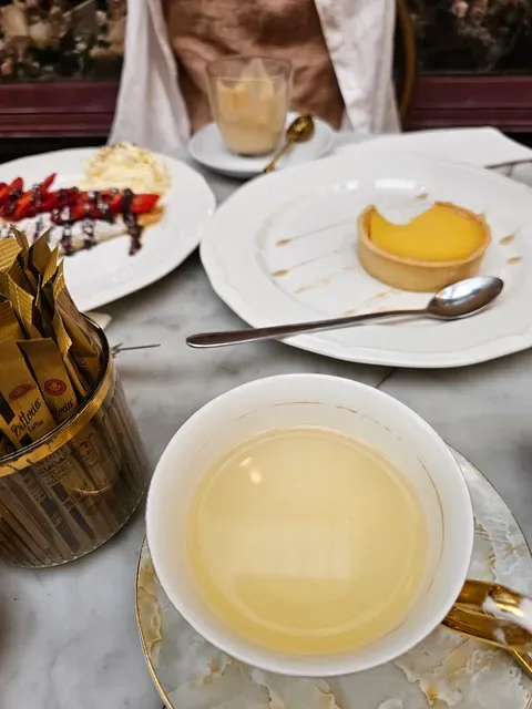 Le Petit Chateau Restaurant