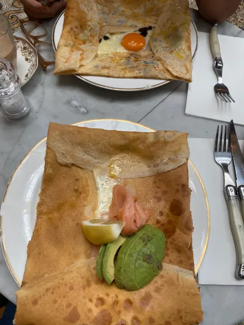 Le Petit Chateau Restaurant