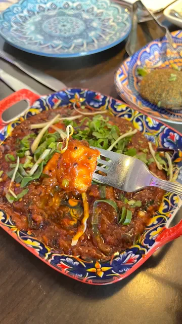 Le Taj Restaurant & Lounge
