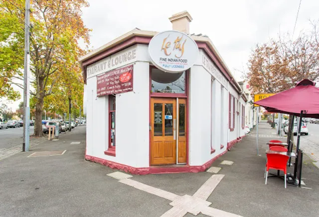 Le Taj Restaurant & Lounge