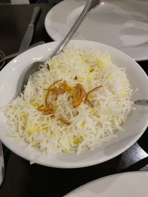 Le Taj Restaurant & Lounge