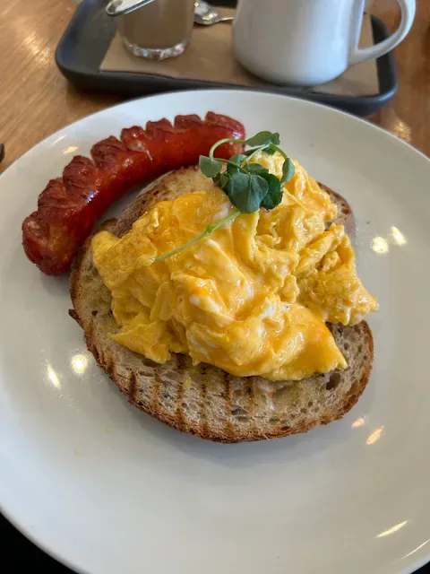 Leaf & Vine Cafe and Wine Bar