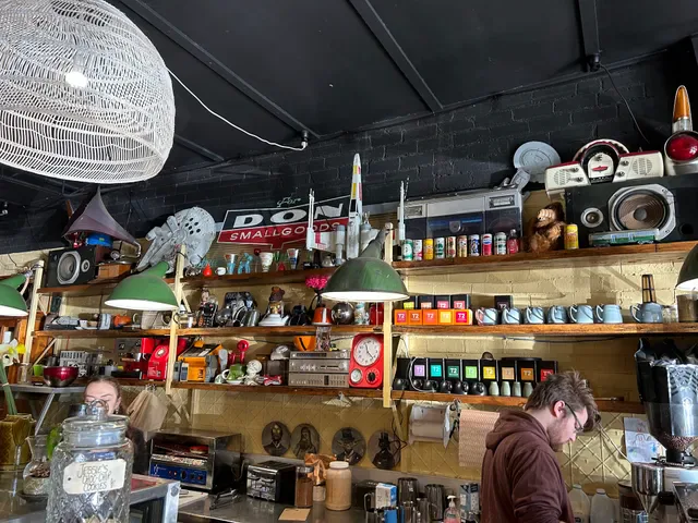 Leaf & Vine Cafe and Wine Bar