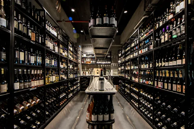 L'Enoteca Wine Bar at Il Mercato Centrale