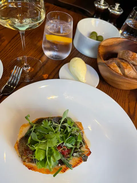 Lillian Brasserie