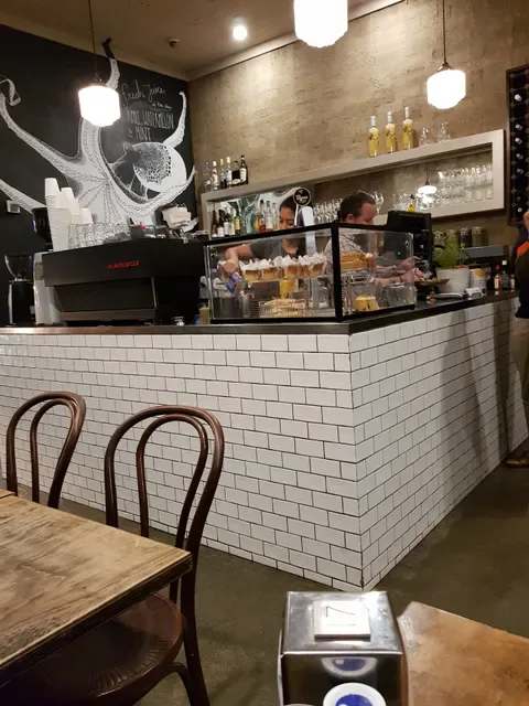 Cafe Limoncello