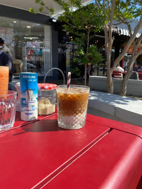 Cafe Limoncello
