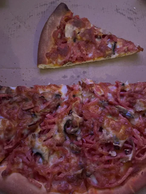 Lina's Pizza