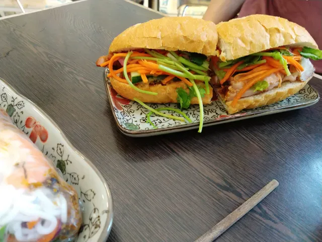 Little Pho Tuck Shop