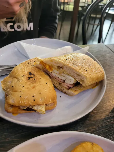 Lokal Cafe 3030