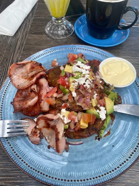 Lokal Cafe 3030