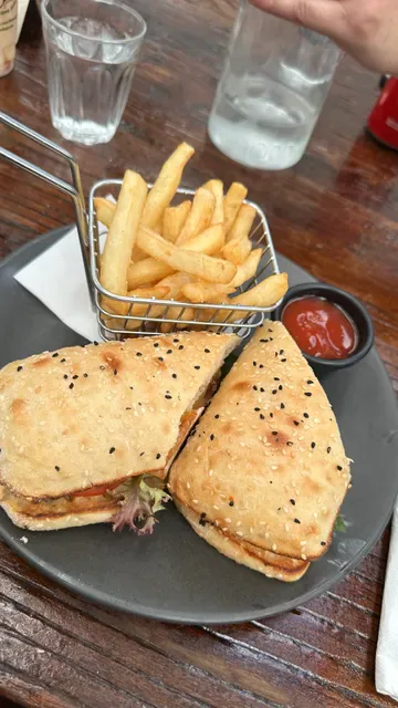Lokal Cafe 3030