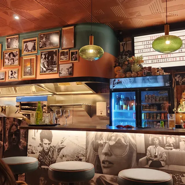 Loosie's Diner and Bar