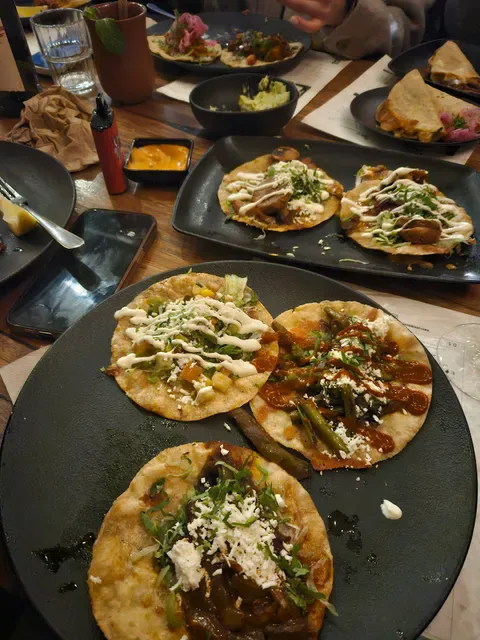 Los Hermanos Mexican Taquería