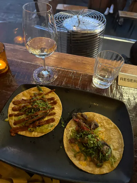 Los Hermanos Mexican Taquería