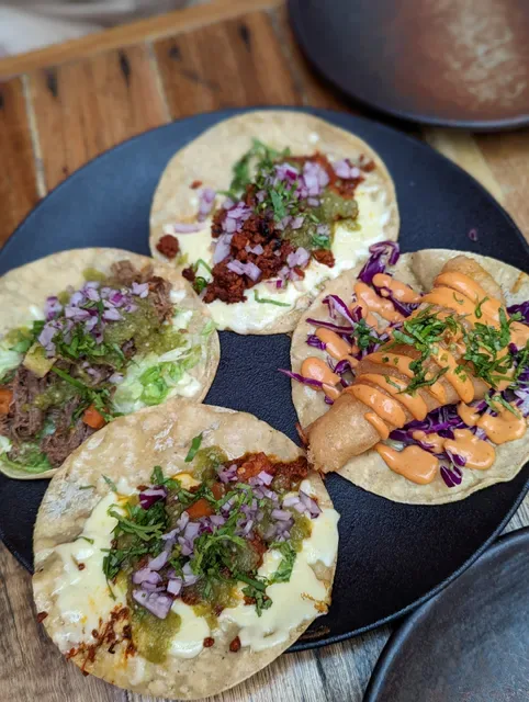 Los Hermanos Mexican Taquería