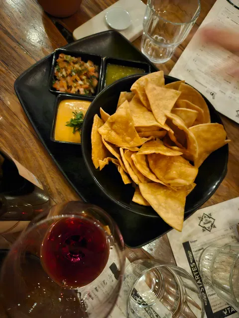 Los Hermanos Mexican Taquería
