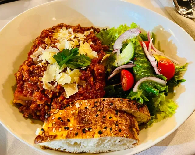 Loui and Frankos Pizza & Pasta on Broadway