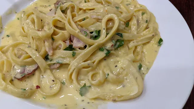 Loui and Frankos Pizza & Pasta on Broadway