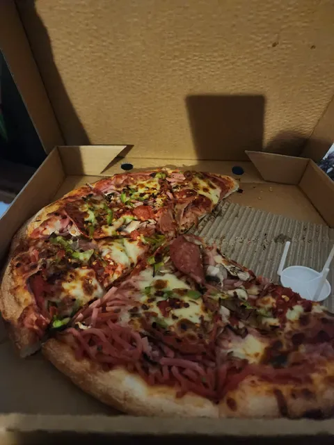 Loui and Frankos Pizza & Pasta on Broadway