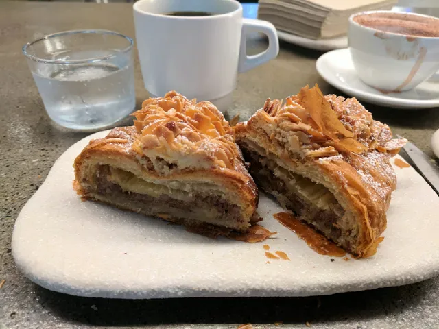 Lune Croissanterie Melbourne CBD on Russell