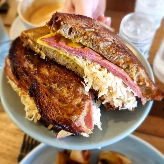 Mad Ram Cafe