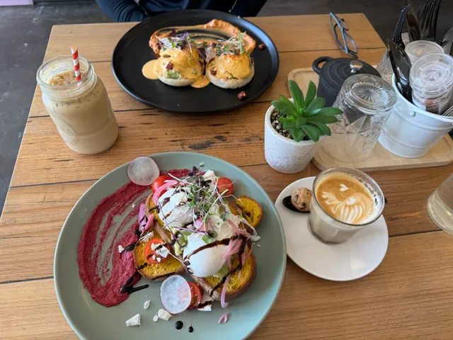 Mad Ram Cafe