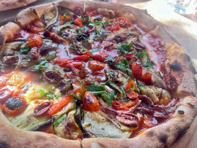 Mad Raven Hot Stone Pizza