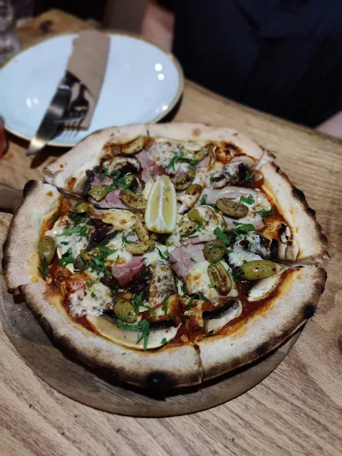 Mad Raven Hot Stone Pizza