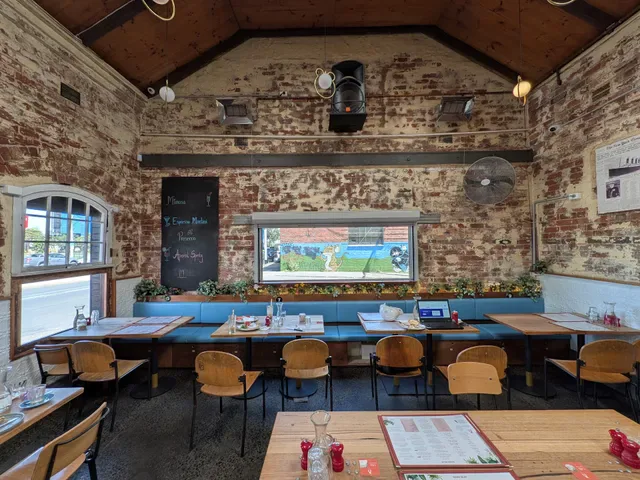 Mama Bear Cafe