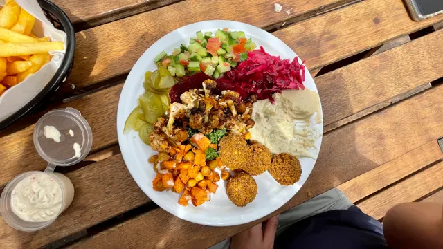 Mama Falafel & Grill