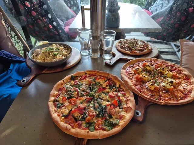 Mango's Nuts Cafe & Restaurant