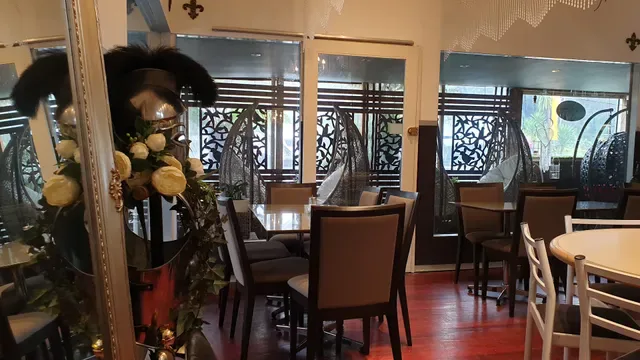 Mango's Nuts Cafe & Restaurant