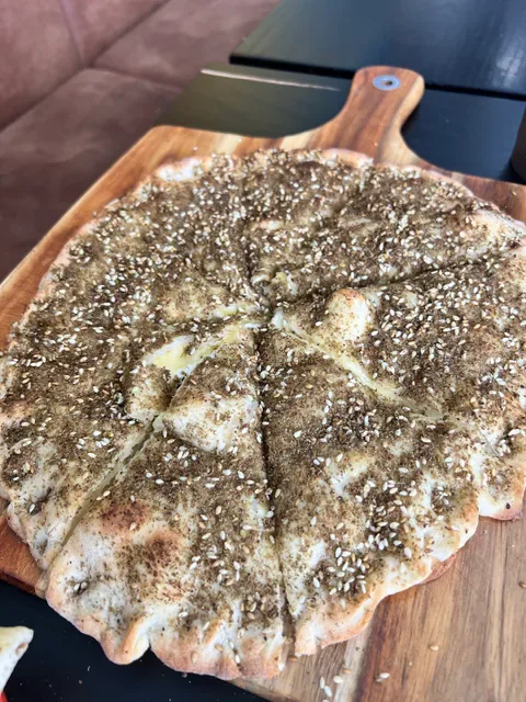 Manoush w Saj
