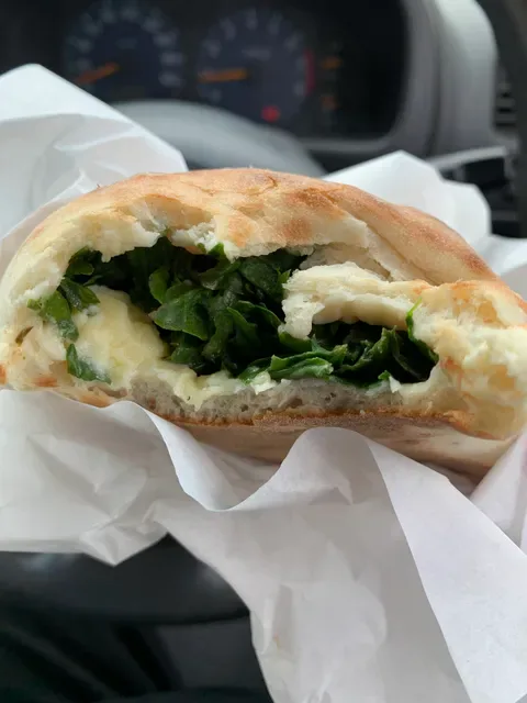 Manoush w Saj