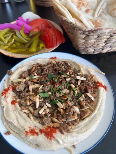 Manoush w Saj