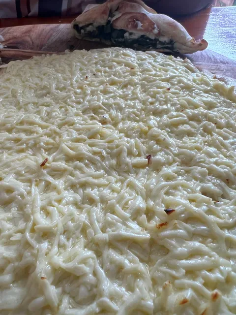 Manoush w Saj