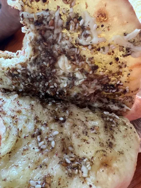 Manoush w Saj