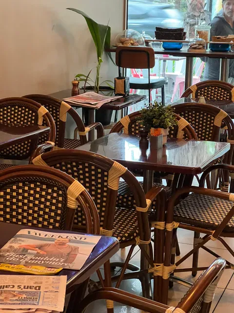 Manu's cafe and restaurant