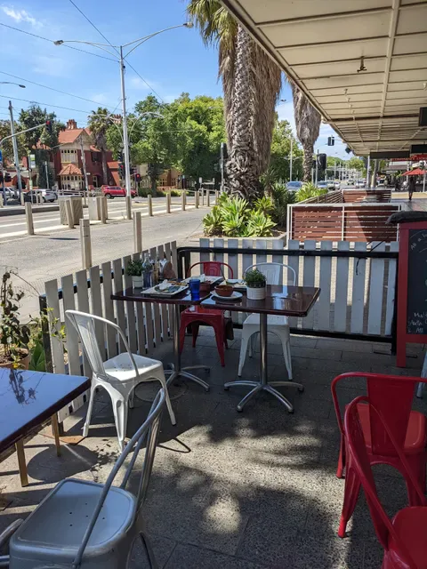 Manu's cafe and restaurant