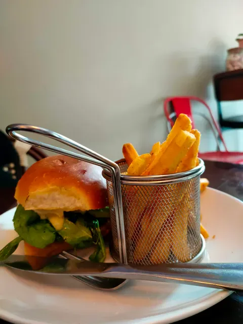 Manu's cafe and restaurant