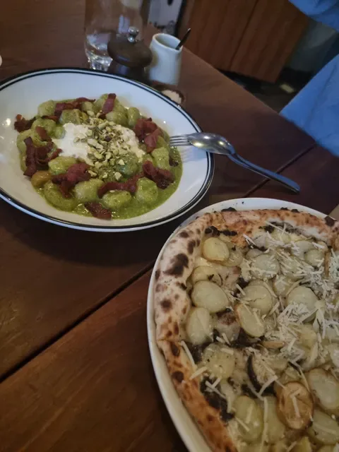 Matto Napoletano Pizzeria