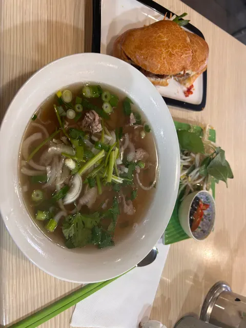 MD & TRUONG Pho