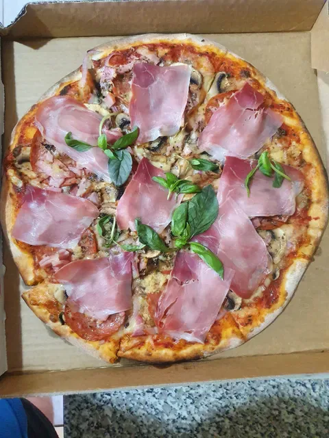 Mercadante Woodfired Pizzeria
